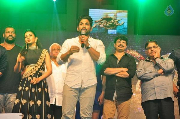 allu arjun,bunny,sarrainodu blockbuster function chiranjeevi,150th movie,bunny about 150th movie  బన్నీ కోరిక ఇంతేనా !!